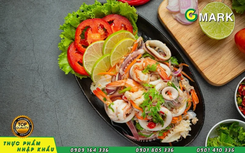 Cách làm salad hải sản ít calo