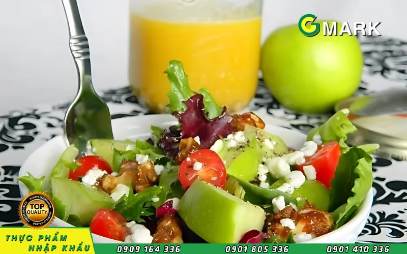 Cách làm salad cá hồi táo xanh đơn giản tại nhà